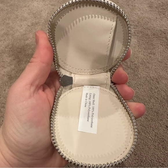 BÉIS The Sailor AirTag Charm Keychain – New Without Tags - Picture 3 of 3